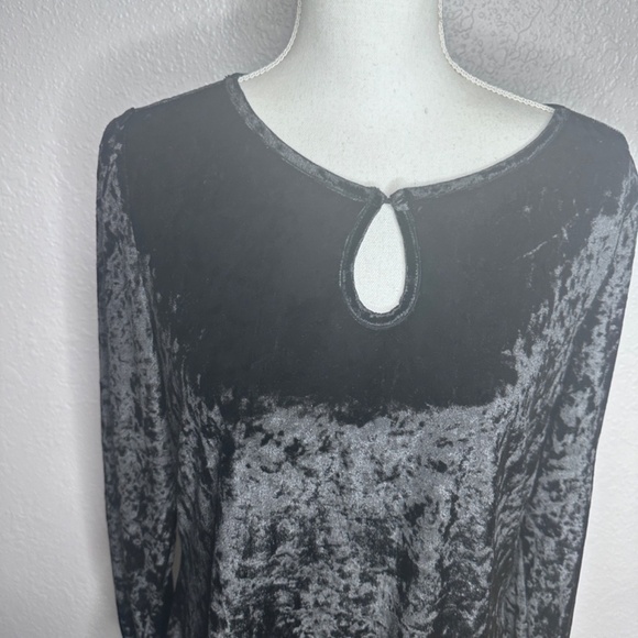 DG2 Diane Gilman Large Black Velvet top - Picture 7 of 9